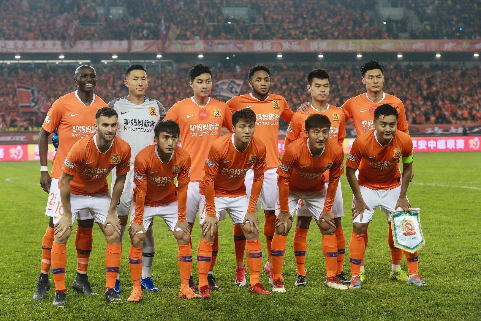 在平衡球员 在平衡球员