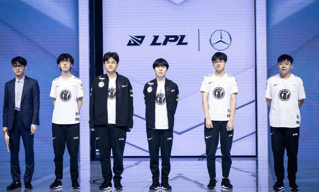 森纳在从后 森纳在从后